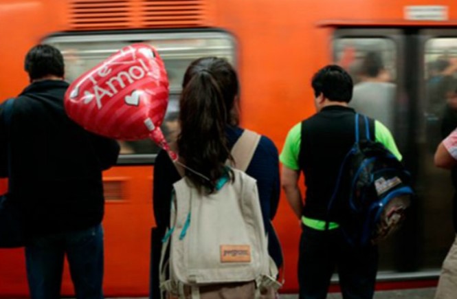 Metro CDMX advierte riesgos por globos metálicos en vías este 14 de febrero