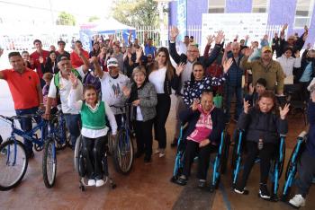 DIF Estatal y Fundación Telmex-Telcel entregan sillas de ruedas y bicicletas para mejorar la calidad de vida en San Luis Potosí
