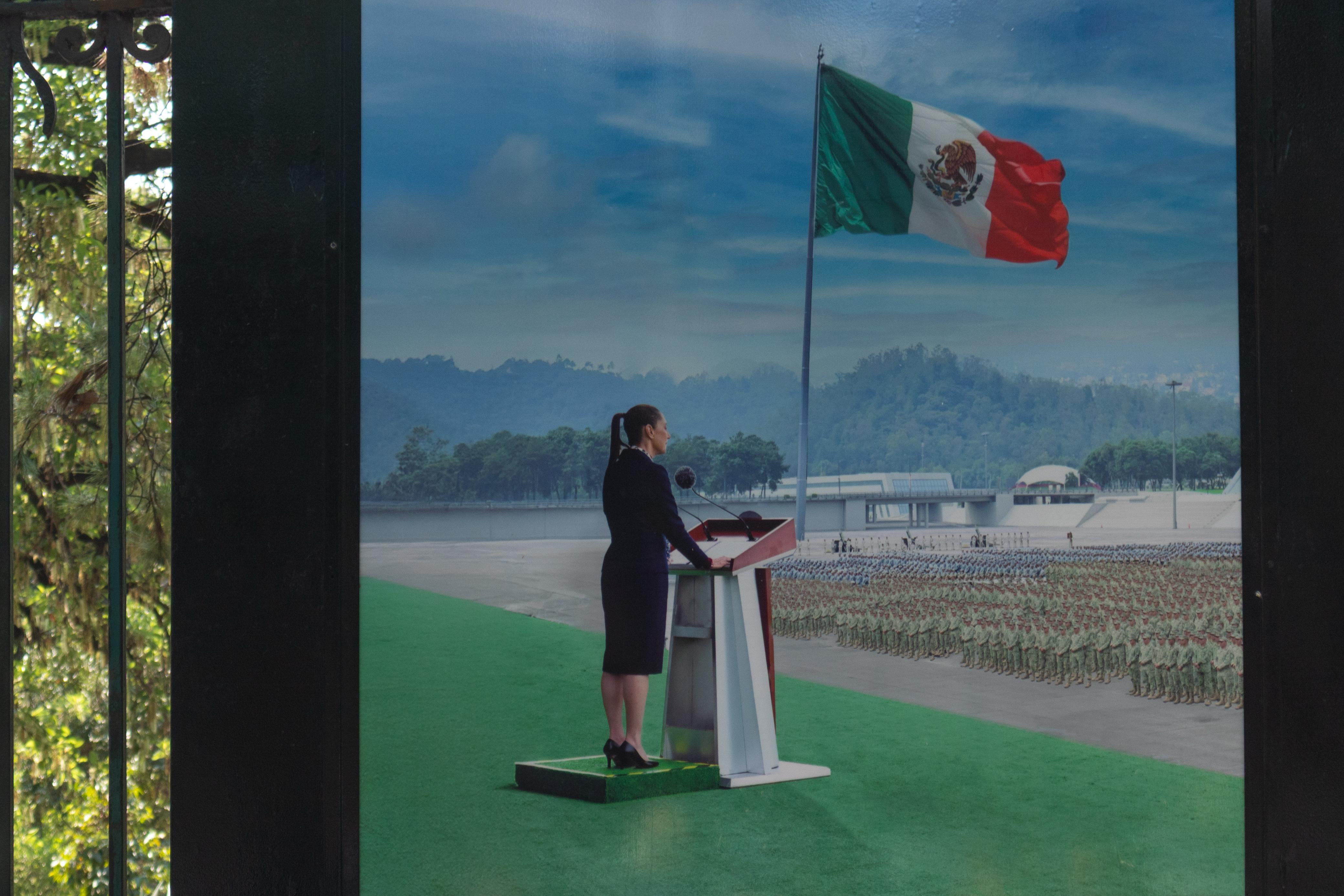 Exposición 'Mujeres inspiradoras en las Fuerzas Armadas' en Chapultepec