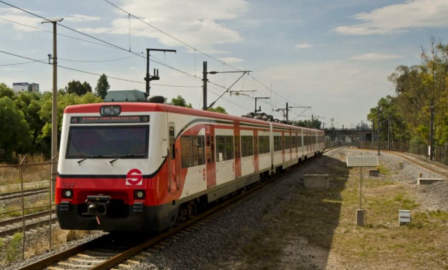 SICT asume control del Tren Suburbano a AIFA tras renuncia del concesionario