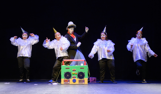 Síndrome de clown celebra la inclusión con humor y talento en el Cenart