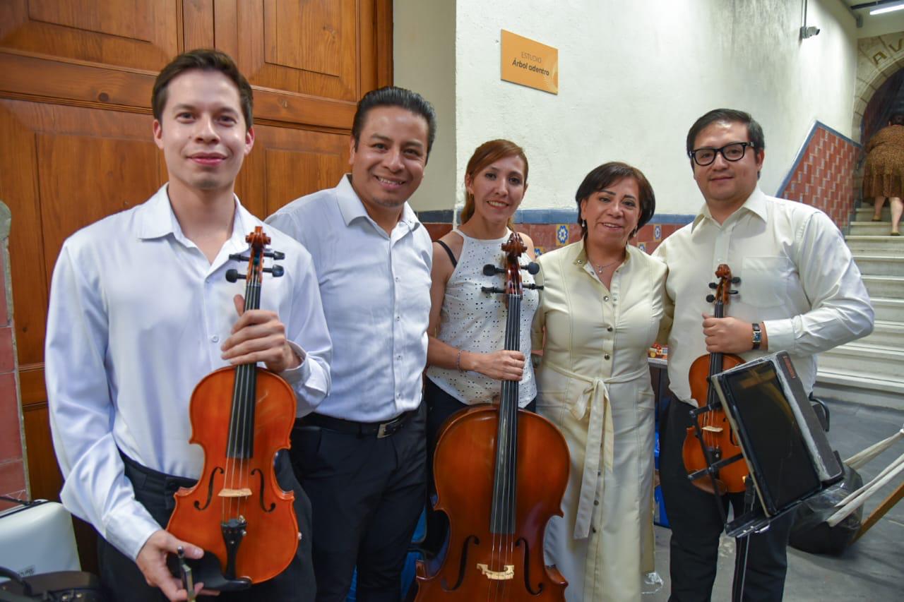 Celebran 111 años del natalicio de Octavio Paz con homenaje en su casa en Tacuba