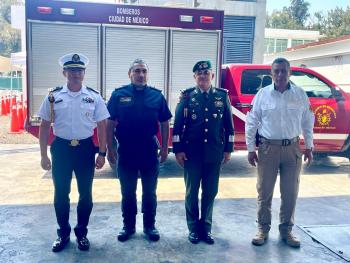 Togo y Donovan, el nuevo binomio de rescate del Heroico Cuerpo de Bomberos de CDMX
