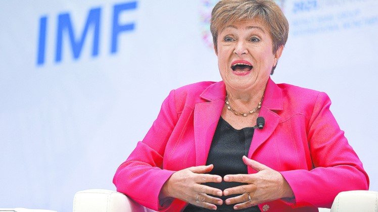 Aranceles afectan la economía global y elevan riesgos de desaceleración: FMI y Banco Mundial