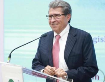 Ricardo Monreal propone prohibir injerencia extranjera en medios mexicanos