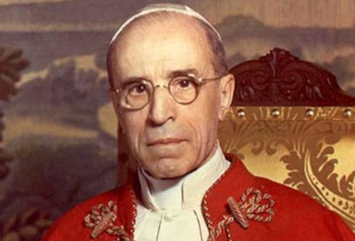 El funeral del papa Pío XII, marcado por tragedias e insólitos errores de embalsamamiento