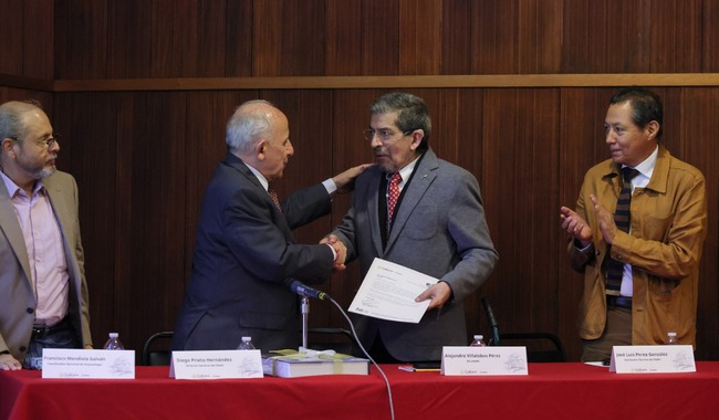 Donan al INAH valioso fondo sobre urbanismo prehispánico con más de 45 mil documentos