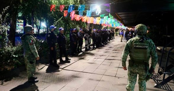 Cierran 34 chelerías y clausuran 3 negocios por incumplimientos en operativos nocturnos en CDMX