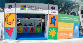 Feria Interinstitucional impulsa reinserción social de personas en libertad en el Monumento a la Revolución