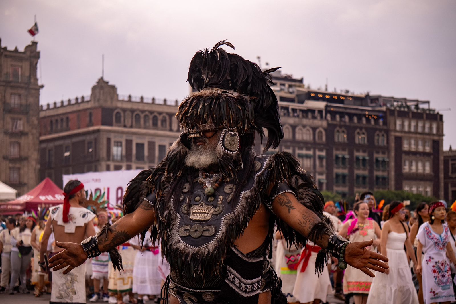 Más de mil 500 personas danzan en el Zócalo por los 700 años de Tenochtitlan