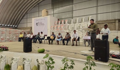 Distribuirán 60 mil toneladas de fertilizantes gratuitos en Oaxaca para fortalecer cultivos y apoyar a 200 mil productores