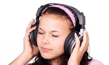 Esto le pasa a tu cuerpo cuando usas auriculares con frecuencia y volumen alto