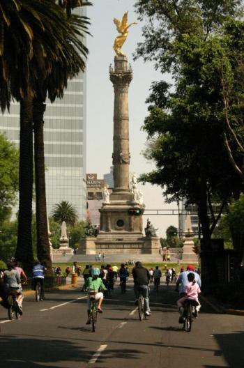 Paseo Dominical Muévete en Bici cumple 18 años con récord de asistentes en la CDMX