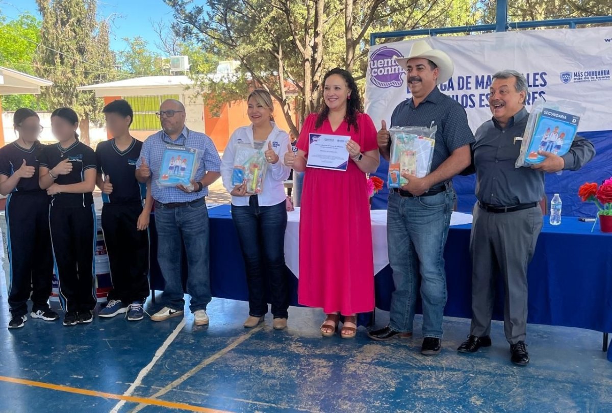 Entregan útiles escolares y apoyan infraestructura educativa en Chihuahua