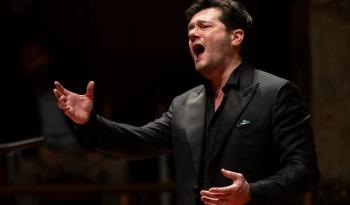 Arturo Chacón-Cruz celebra 25 años de carrera con ovacionada gala en Bellas Artes