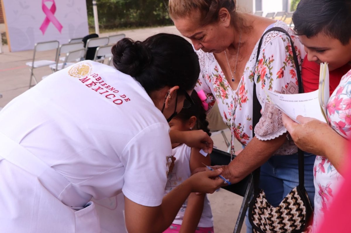 Colima intensifica vacunación contra sarampión y tosferina en menores; incluye vitamina A
