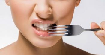 Sabor metálico en la boca: causas comunes y cuándo acudir al médico