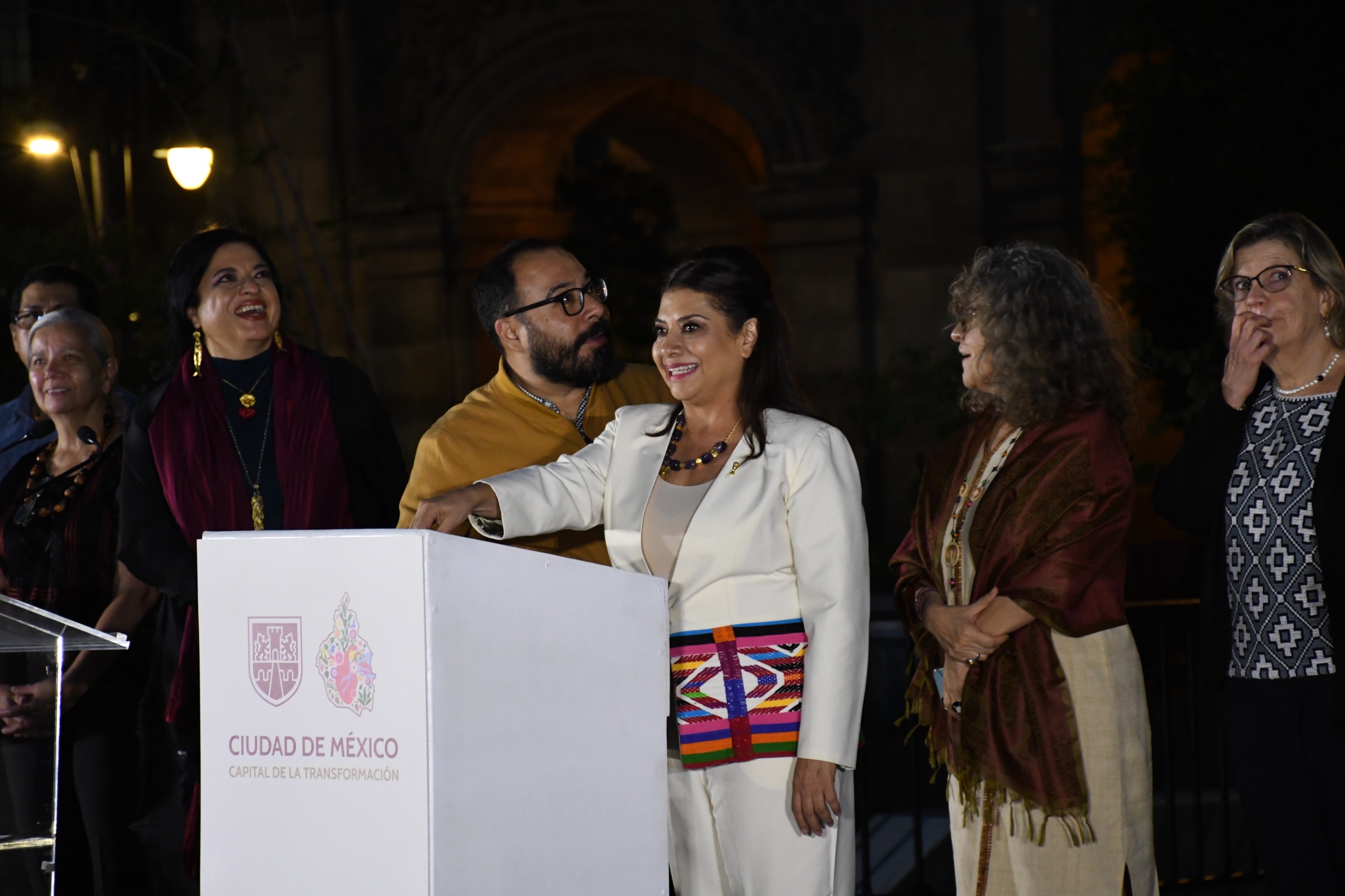 Ciudad de México inicia la cuenta regresiva al Mundial 2026 con encendido de monumentos históricos