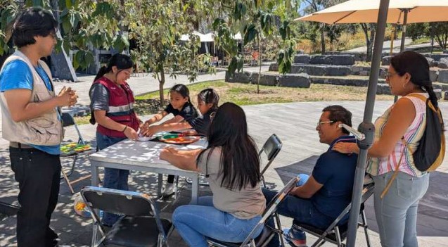 Curso de verano en CDMX enseña a niños sobre polinizadores y cuidado ambiental
