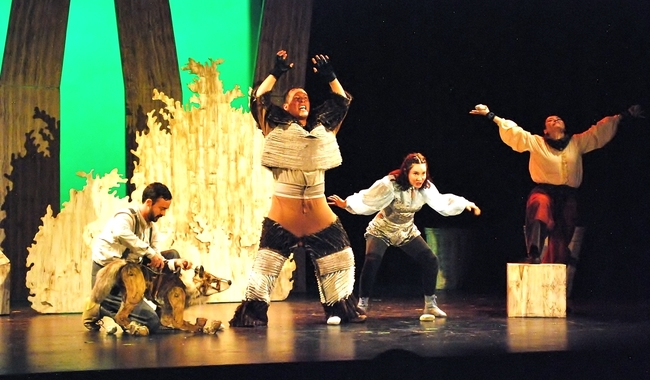 (Sólo) un bosque, una historia de ternura y transformación en el Teatro Orientación