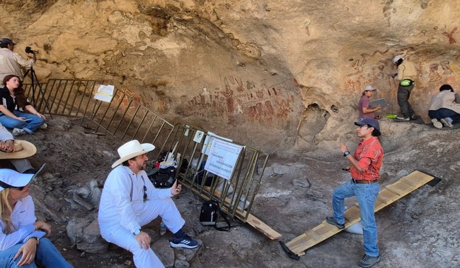 Cueva de las Monas revela nuevas figuras rupestres tras labores del INAH en Chihuahua