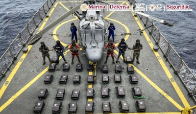 Marina asegura más de una tonelada de cocaína frente a costas de Guerrero