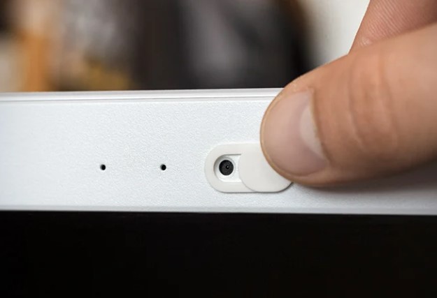 ¿Te están espiando? Aprende a proteger la cámara de tu portátil y cuida tu privacidad