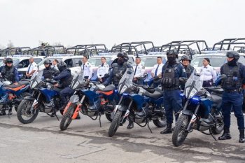 Gobernadora Delfina Gómez entrega 240 patrullas en Nezahualcóyotl para fortalecer seguridad
