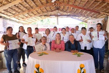 Mujeres de 'Bordadoras de Sueños' en Comondú reciben capacitación para fortalecer su autonomía económica