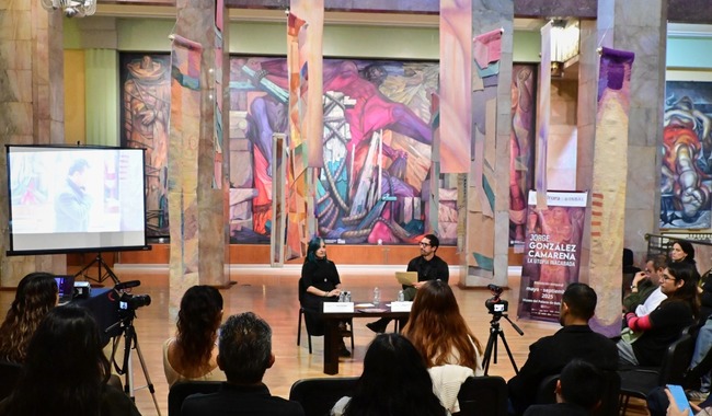 Isa Carrillo reinterpreta el mural 'Liberación' con instalación textil en Bellas Artes