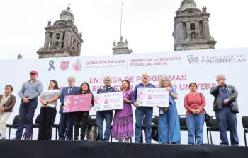 Clara Brugada entrega pensiones y apoyos económicos a más de 17 mil personas en la Ciudad de México