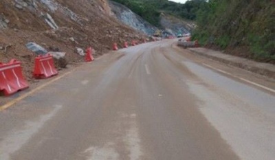 SICT libera más de mil 400 km de carreteras en Oaxaca y Guerrero tras paso del huracán Erick