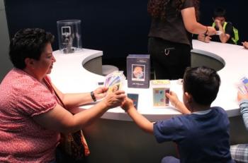 Noche de Museos en el Museo de Historia Natural celebra la diversidad y el arte drag
