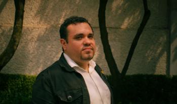 Sergio Ceyca crea novela satírica sobre empresas fantasma con apoyo del Sistema Creación 2024