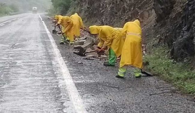 SICT detecta más de 2 mil 600 km con afectaciones tras huracán Erick en Oaxaca y Guerrero