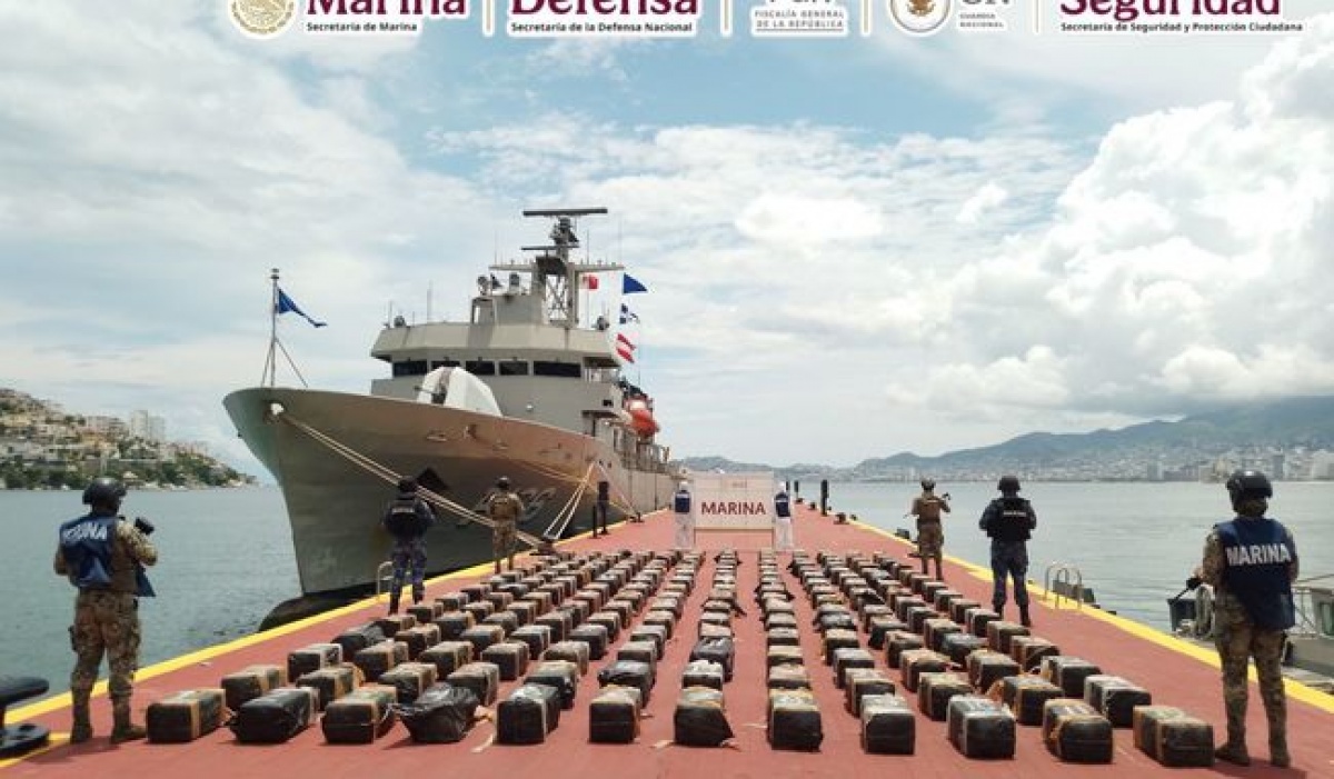 Marina asegura 3.5 toneladas de presunta cocaína en costas de Guerrero