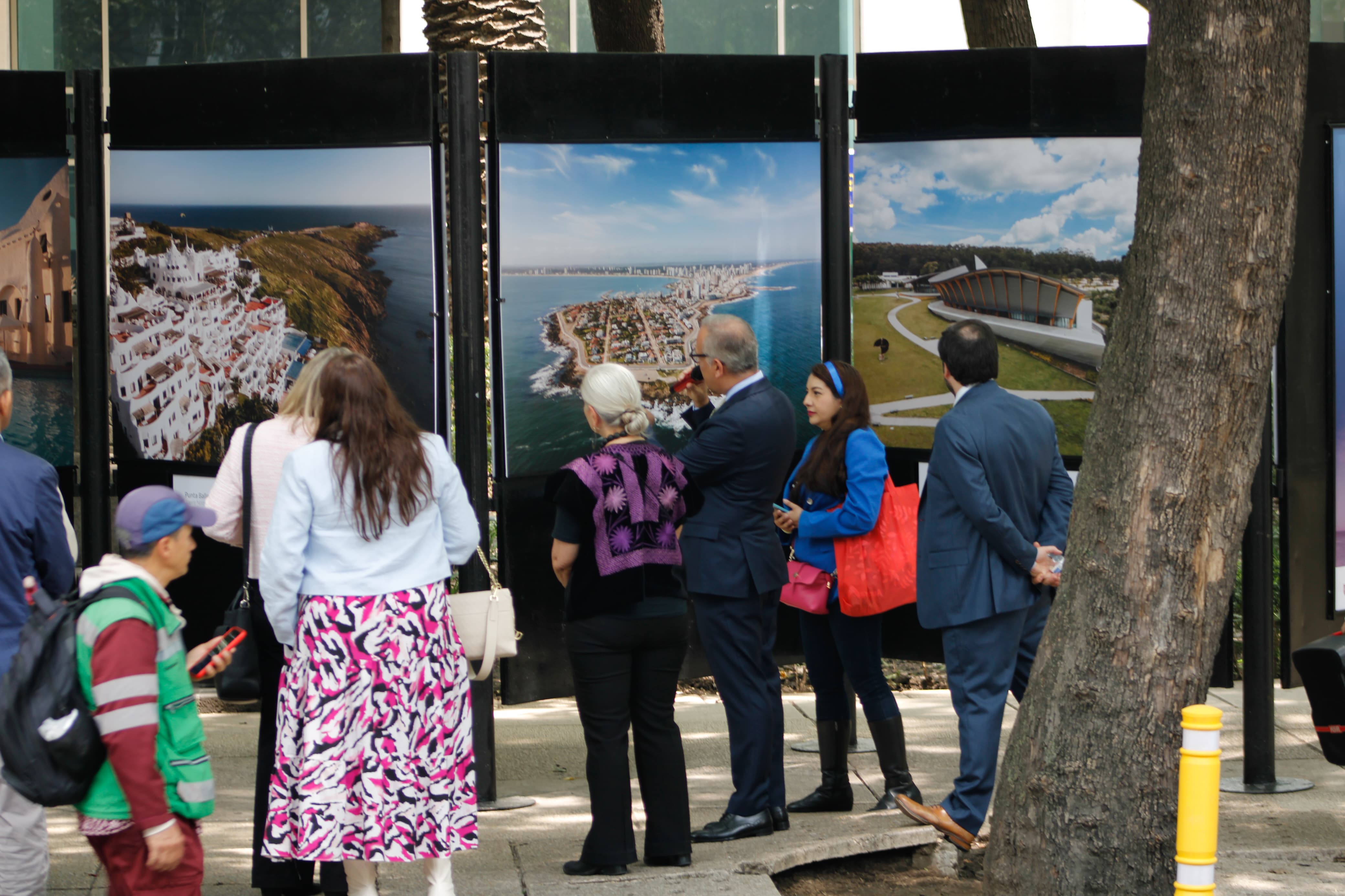Uruguay celebra su bicentenario en CDMX con exposición fotográfica al aire libre