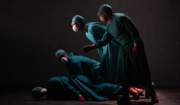 C19. Ecos de lo invisible rinde homenaje a víctimas y personal médico de la pandemia en el Teatro Helénico