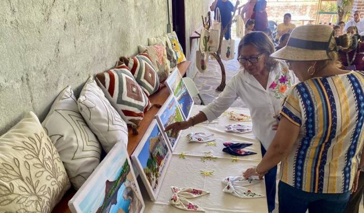 Bordadoras de sueños: mujeres de La Purísima impulsan el arte textil regional con apoyo del PACMyC