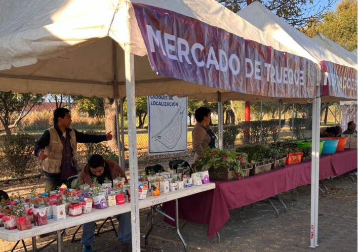 Mercado de Trueque vuelve al Parque Tezozomoc para fomentar el reciclaje en CDMX