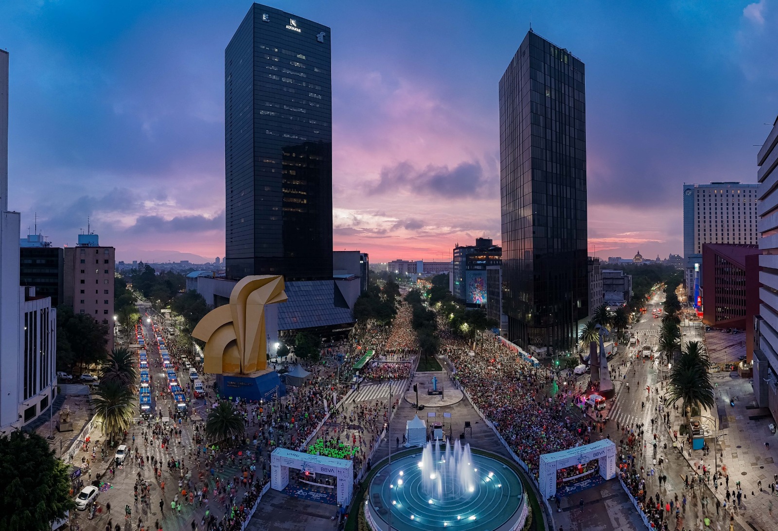 Medio Maratón CDMX 2025 rompe récord y celebra con más de 30 mil corredores