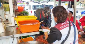 Refuerzan acciones sanitarias en puestos de comida callejera tras hallazgo de bacterias fecales