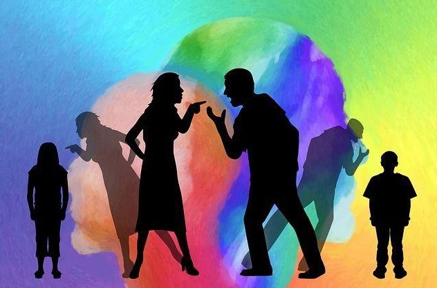 Siete frases que revelan una familia tóxica, según la psicología