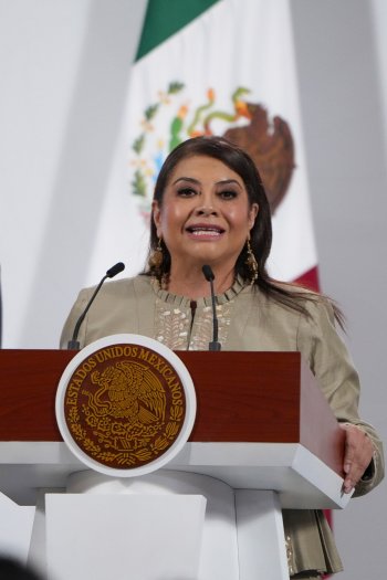 Gobierno mexicano presenta timbre postal por los 700 años de México-Tenochtitlan