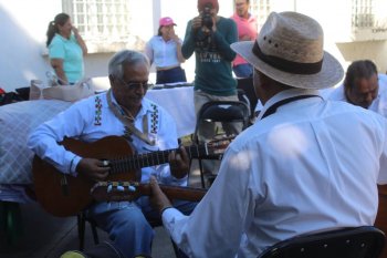 Colima ofrece atención psicológica gratuita en Cecosama y centros de salud urbanos