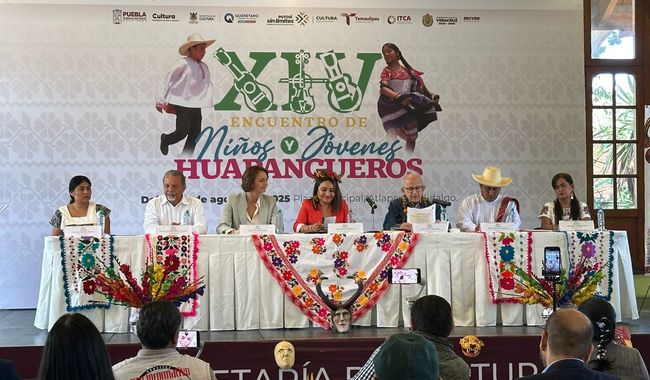Niñas, niños y jóvenes huapangueros celebran la tradición viva en Atlapexco, Hidalgo