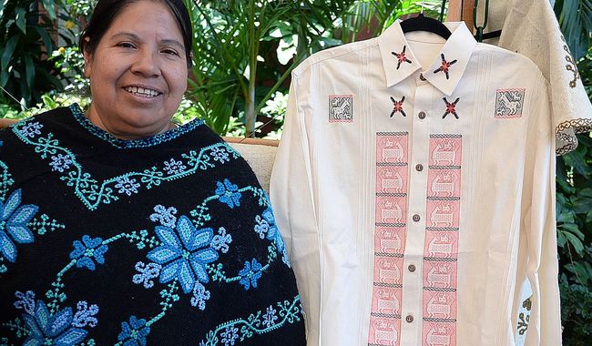 Feria 'De puntada en puntada' celebra el bordado indígena en el Museo Nacional de Culturas Populares