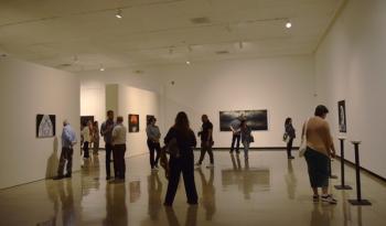 Cecut inaugura 'Dos miedos', muestra fotográfica que confronta el silencio y la espiritualidad en Cuba