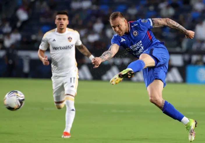 Larcamón reconoce deuda con la afición de Cruz Azul tras fracaso en Leagues Cup