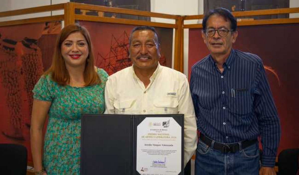 Antolín Vázquez Valenzuela recibe Premio Nacional de Artes y Tradiciones Populares por su labor con el pueblo yoreme